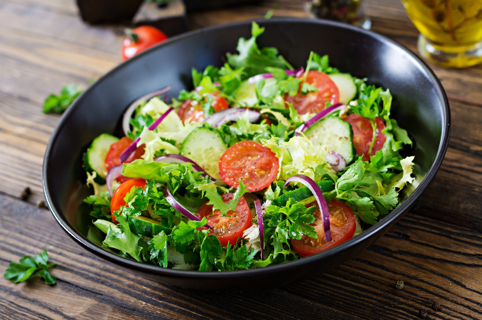manfaat makan salad