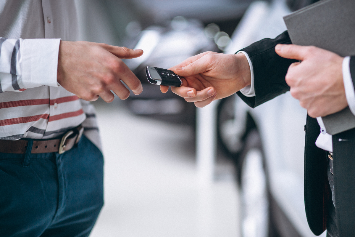 kelebihan beli mobil bekas taksi