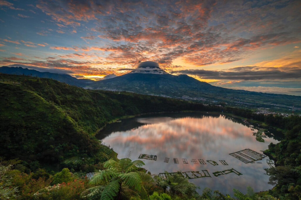 wisata alam telaga menjer